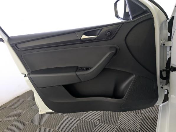 Volkswagen Polo VI с пробегом 2022 года, цена 1 700 000 рублей, 87000 км, лифтбек, Автокод Объявления