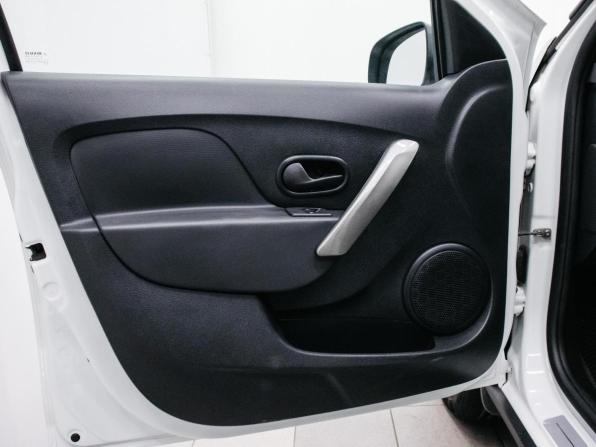 Renault Sandero II Рестайлинг с пробегом 2019 года, цена 979 000 рублей, 73493 км, хэтчбек, Автокод Объявления