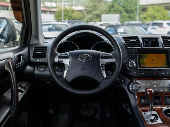 Toyota Highlander II (XU40) Рестайлинг с пробегом 2011 года, цена 2 299 000 рублей, 143033 км, внедорожник, Автокод Объявления