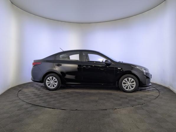 Kia Rio IV Рестайлинг с пробегом 2020 года, цена 1 700 000 рублей, 31915 км, седан, Автокод Объявления