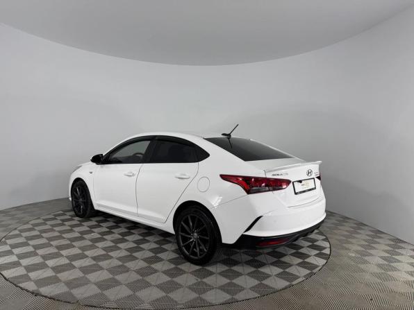 Hyundai Solaris II Рестайлинг с пробегом 2021 года, цена 1 459 000 рублей, 139125 км, седан, Автокод Объявления