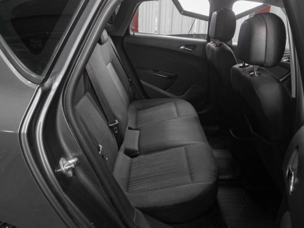 Opel Astra J с пробегом 2012 года, цена 669 000 рублей, 185683 км, хэтчбек, Автокод Объявления