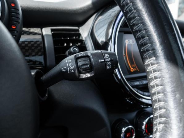 Mini Hatch III (F55/F56) с пробегом 2017 года, цена 1 960 000 рублей, 160231 км, хэтчбек, Автокод Объявления