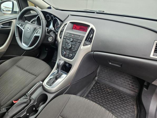 Opel Astra J с пробегом 2011 года, цена 679 000 рублей, 142174 км, хэтчбек, Автокод Объявления