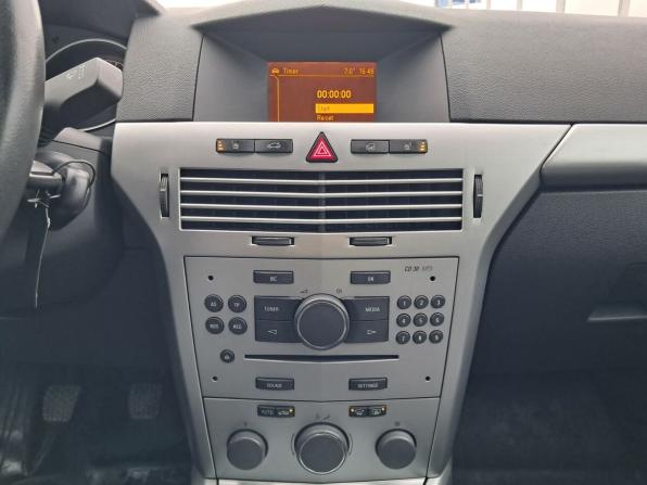 Opel Astra H Рестайлинг с пробегом 2012 года, цена 480 000 рублей, 173500 км, седан, Автокод Объявления