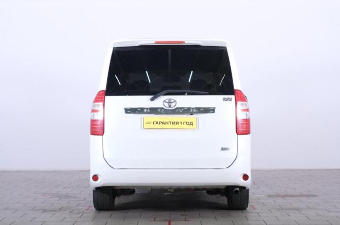 Toyota Noah II (R70) с пробегом 2010 года, цена 1 159 000 рублей, 281000 км, минивэн, Автокод Объявления