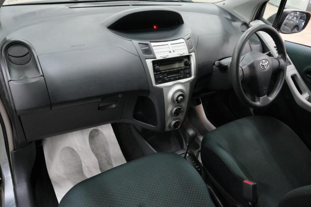 Toyota Vitz II (XP90) Омск  - изображение 18