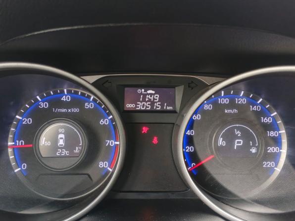 Hyundai ix35 I Рестайлинг с пробегом 2014 года, цена 1 000 000 рублей, 305153 км, внедорожник, Автокод Объявления