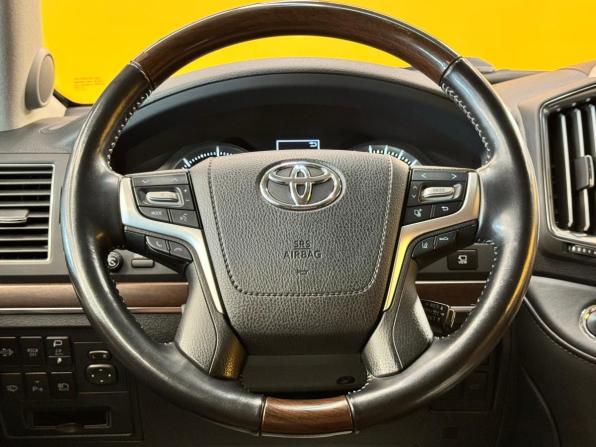 Toyota Land Cruiser 200 Series Рестайлинг 2 с пробегом 2019 года, цена 7 999 000 рублей, 150000 км, внедорожник, Автокод Объявления