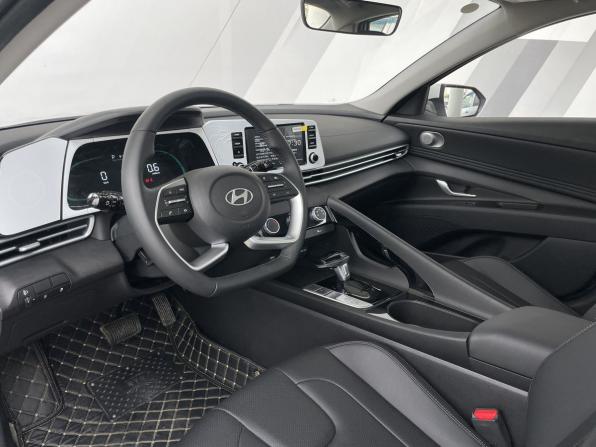 Hyundai Elantra VII (CN7) Рестайлинг с пробегом 2025 года, цена 2 820 000 рублей, 118 км, седан, Автокод Объявления