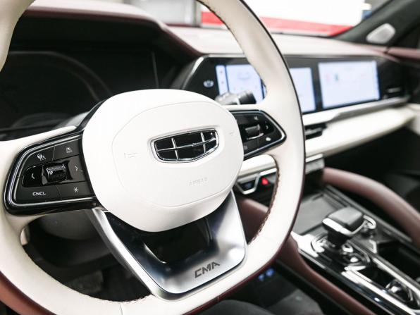 Geely Monjaro I с пробегом 2023 года, цена 3 549 000 рублей, 33358 км, внедорожник, Автокод Объявления