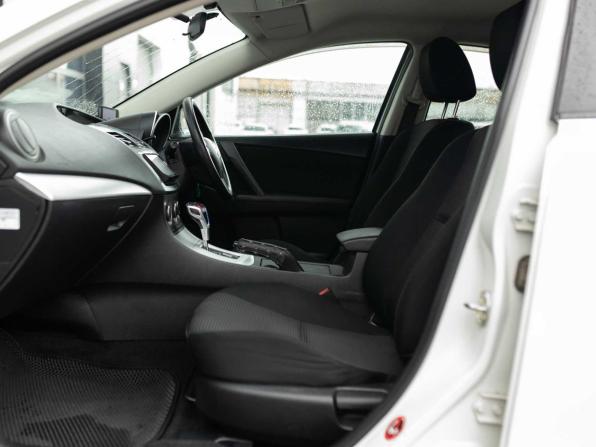 Mazda Axela II Рестайлинг с пробегом 2012 года, цена 920 000 рублей, 189093 км, седан, Автокод Объявления