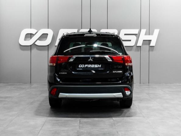 Mitsubishi Outlander III Рестайлинг 2 с пробегом 2015 года, цена 2 000 000 рублей, 212708 км, внедорожник, Автокод Объявления