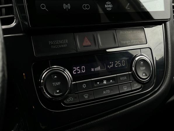 Mitsubishi Outlander III Рестайлинг 2 с пробегом 2017 года, цена 1 820 700 рублей, 156422 км, внедорожник, Автокод Объявления