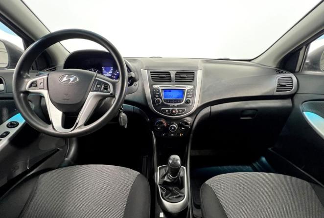 Hyundai Solaris I с пробегом 2012 года, цена 700 000 рублей, 203280 км, седан, Автокод Объявления