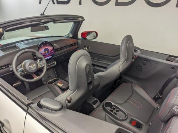 Mini Cabrio IV с пробегом 2025 года, цена 5 780 000 рублей, 3510 км, кабриолет, Автокод Объявления