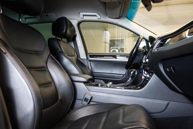 Volkswagen Touareg II с пробегом 2013 года, цена 2 089 000 рублей, 179923 км, внедорожник, Автокод Объявления