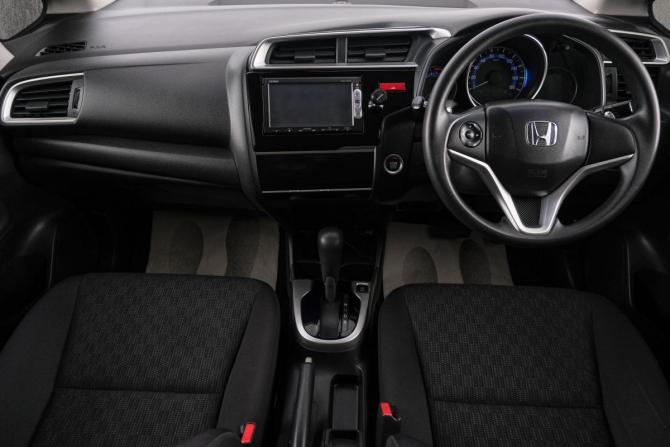 Honda Fit III с пробегом 2013 года, цена 999 000 рублей, 60000 км, хэтчбек, Автокод Объявления