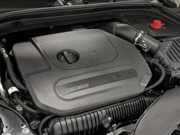 Mini Hatch III (F55/F56) Рестайлинг с пробегом 2021 года, цена 2 950 000 рублей, 65664 км, хэтчбек, Автокод Объявления