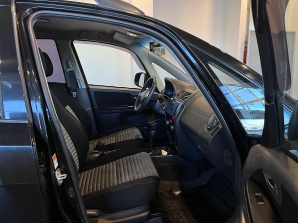 Suzuki SX4 I (Classic) Рестайлинг с пробегом 2010 года, цена 789 000 рублей, 176682 км, хэтчбек, Автокод Объявления