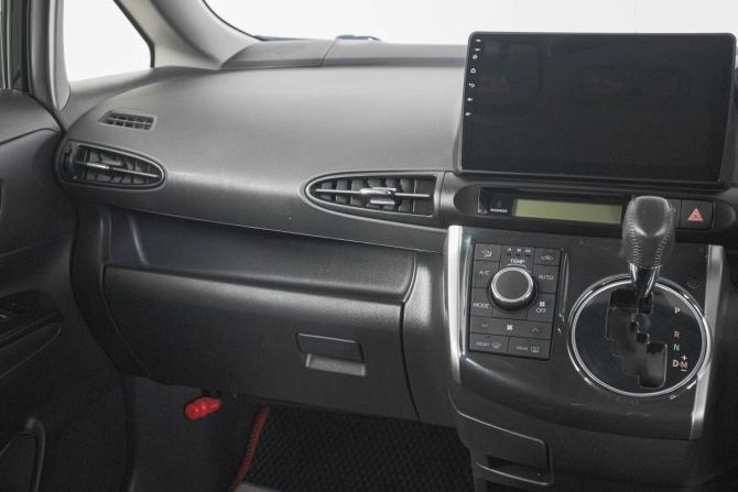 Toyota Wish II Рестайлинг с пробегом 2016 года, цена 1 749 000 рублей, 154000 км, минивэн, Автокод Объявления