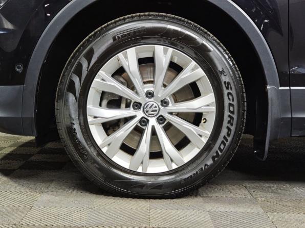 Volkswagen Tiguan II с пробегом 2017 года, цена 2 355 000 рублей, 137298 км, внедорожник, Автокод Объявления