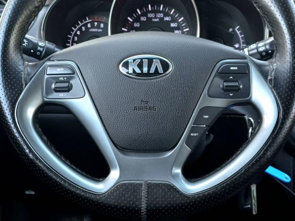 Kia Rio III Рестайлинг с пробегом 2016 года, цена 989 000 рублей, 212666 км, хэтчбек, Автокод Объявления
