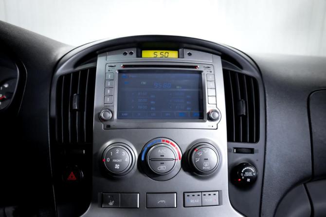 Hyundai H-1 II с пробегом 2011 года, цена 1 270 000 рублей, 450000 км, минивэн, Автокод Объявления