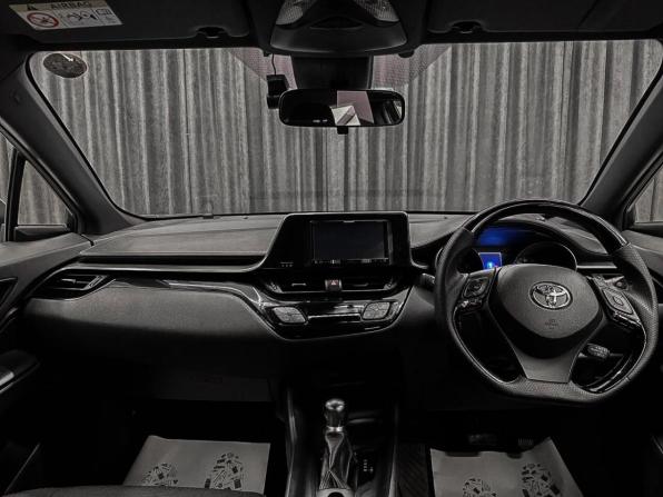 Toyota C-HR I Рестайлинг с пробегом 2019 года, цена 1 695 000 рублей, 150230 км, внедорожник, Автокод Объявления
