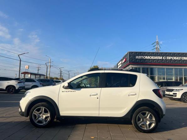 Renault Sandero II Рестайлинг с пробегом 2021 года, цена 1 491 900 рублей, 22613 км, хэтчбек, Автокод Объявления
