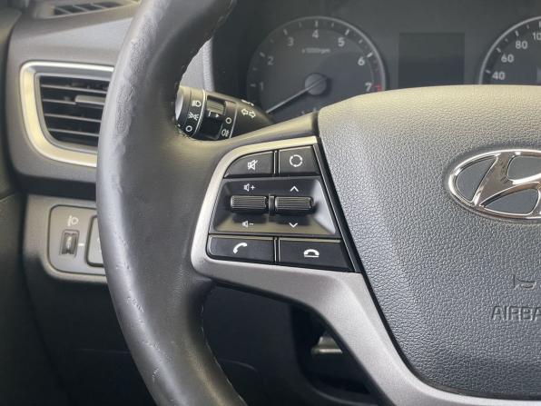 Hyundai Solaris II с пробегом 2017 года, цена 1 297 000 рублей, 94388 км, седан, Автокод Объявления