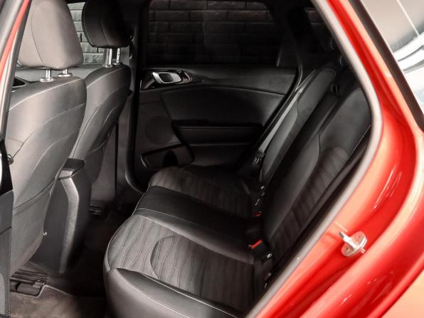 Kia Ceed III Рестайлинг с пробегом 2021 года, цена 2 350 000 рублей, 95608 км, универсал, Автокод Объявления