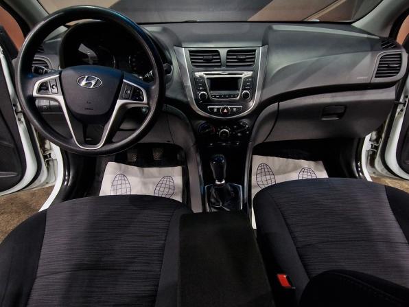 Hyundai Solaris I Рестайлинг с пробегом 2015 года, цена 1 050 000 рублей, 98380 км, хэтчбек, Автокод Объявления