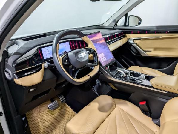 Geely Boyue L I с пробегом 2023 года, цена 2 370 000 рублей, 41973 км, внедорожник, Автокод Объявления