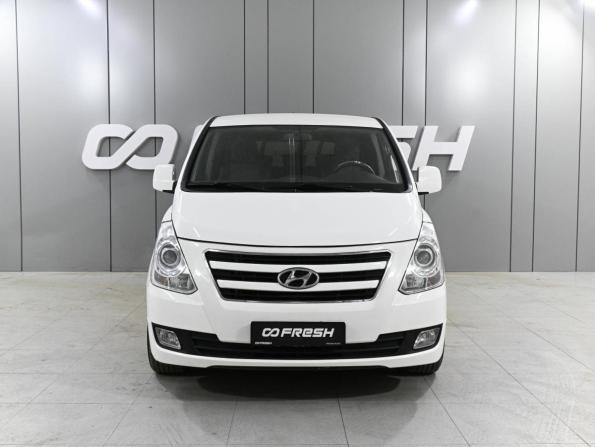 Hyundai H-1 II Рестайлинг с пробегом 2016 года, цена 2 259 000 рублей, 305916 км, минивэн, Автокод Объявления