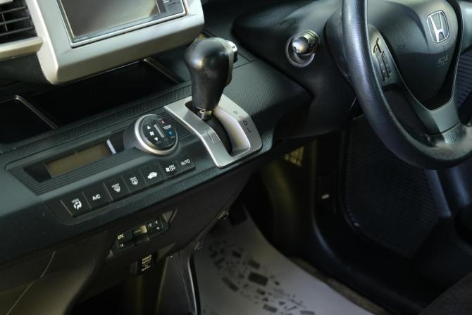 Honda Freed I с пробегом 2013 года, цена 1 199 000 рублей, 123500 км, компактвэн, Автокод Объявления