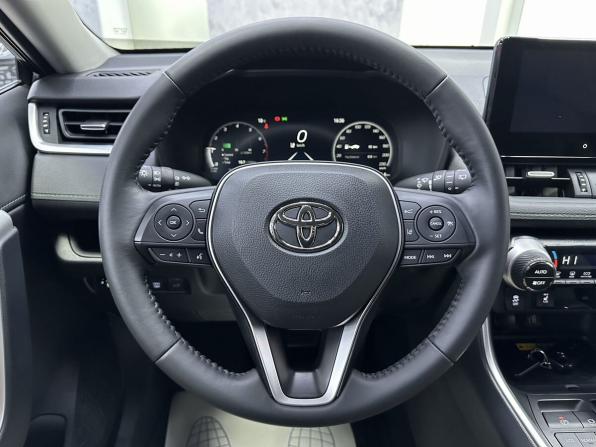 Toyota RAV4 V (XA50) с пробегом 2025 года, цена 3 990 000 рублей, 2542 км, внедорожник, Автокод Объявления