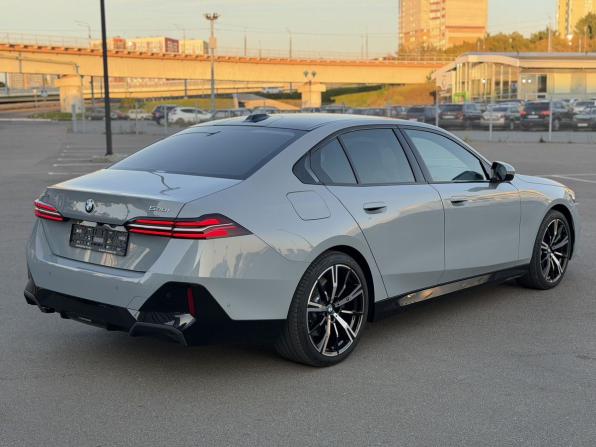 BMW 5 серии VIII (G60/G61/G68) с пробегом 2025 года, цена 8 400 000 рублей, 5854 км, седан, Автокод Объявления