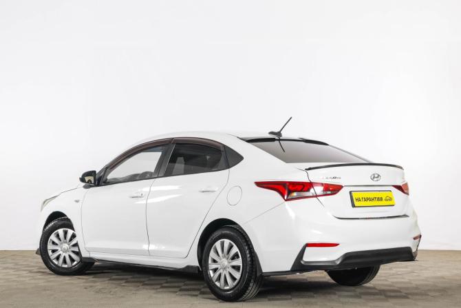 Hyundai Solaris II с пробегом 2017 года, цена 789 000 рублей, 240000 км, седан, Автокод Объявления