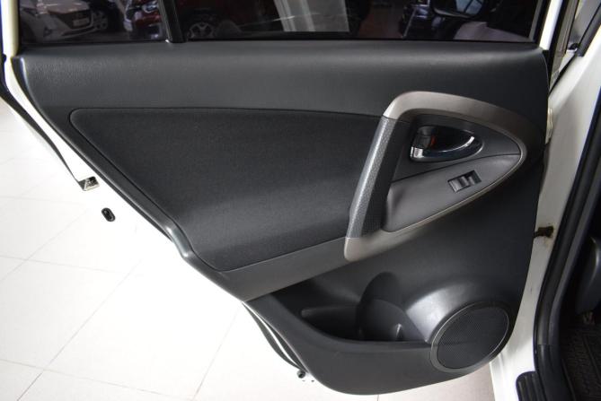 Toyota RAV4 III (XA30) Рестайлинг с пробегом 2011 года, цена 1 249 000 рублей, 243670 км, внедорожник, Автокод Объявления