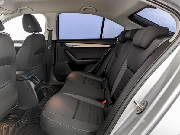 Skoda Octavia III (A7) Рестайлинг с пробегом 2019 года, цена 1 695 000 рублей, 130000 км, лифтбек, Автокод Объявления