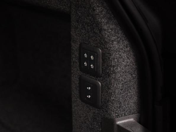 Land Rover Range Rover IV Рестайлинг с пробегом 2018 года, цена 5 399 000 рублей, 242959 км, внедорожник, Автокод Объявления