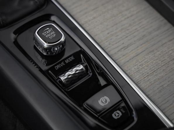 Volvo XC60 II с пробегом 2020 года, цена 3 060 231 рубль, 147948 км, внедорожник, Автокод Объявления
