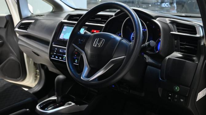 Honda Fit III с пробегом 2014 года, цена 1 295 000 рублей, 90960 км, хэтчбек, Автокод Объявления