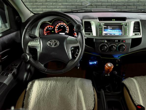 Toyota Hilux VII Рестайлинг с пробегом 2014 года, цена 2 300 000 рублей, 156630 км, пикап, Автокод Объявления