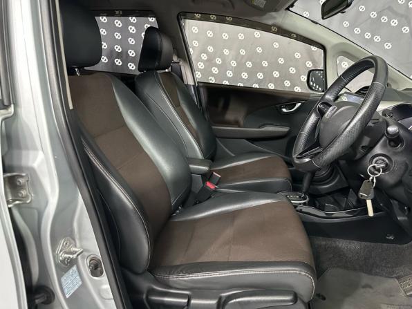 Honda Fit Shuttle I с пробегом 2012 года, цена 899 000 рублей, 198751 км, универсал, Автокод Объявления