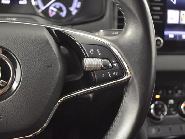 Skoda Karoq I с пробегом 2021 года, цена 2 152 900 рублей, 75633 км, внедорожник, Автокод Объявления