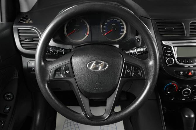 Hyundai Solaris I с пробегом 2012 года, цена 819 000 рублей, 211756 км, седан, Автокод Объявления