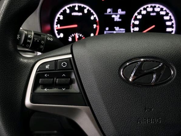 Hyundai Solaris II с пробегом 2018 года, цена 1 330 000 рублей, 127448 км, седан, Автокод Объявления