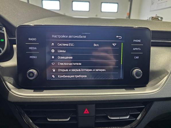 Skoda Rapid II с пробегом 2021 года, цена 1 799 000 рублей, 95265 км, лифтбек, Автокод Объявления